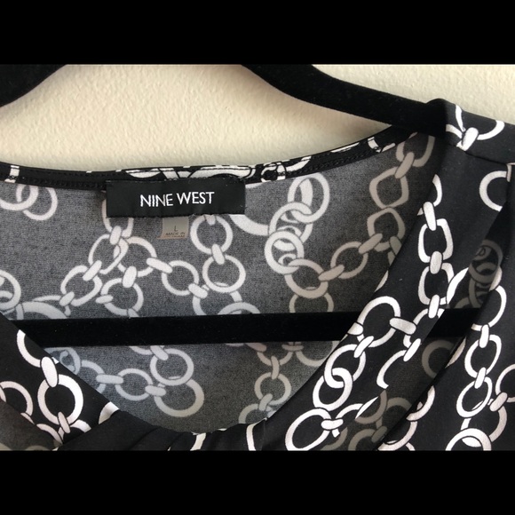 Nine West. Blouse black & white chain pattern. Like new! - Picture 3 of 5